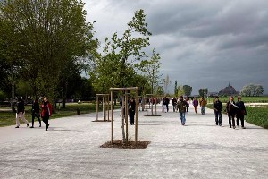 LES NOUVEAUX ACCÈS AU MONT SAINT MICHEL, LES NOUVEAUX PARKING, LA PLACE DES NAVETTES, LA NAVETTE
